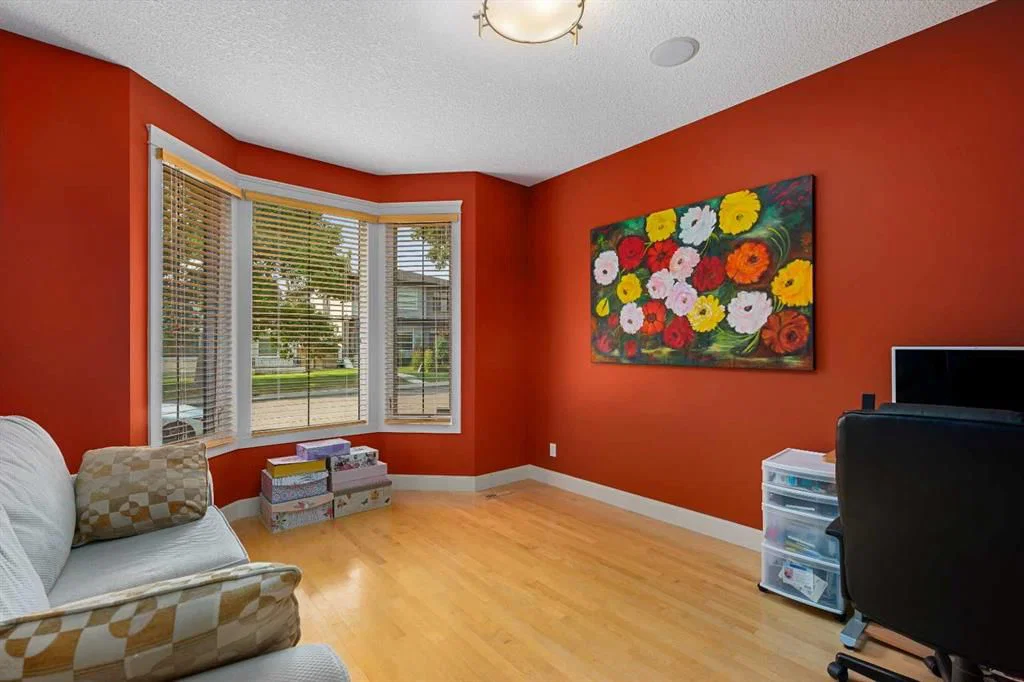 2526 3 Avenue NW, Calgary — photo 5 of 40