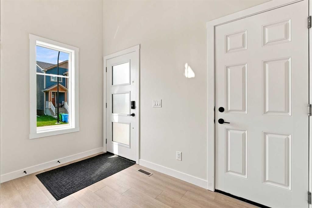 104 Huxland Close NE, Calgary — photo 2 of 48