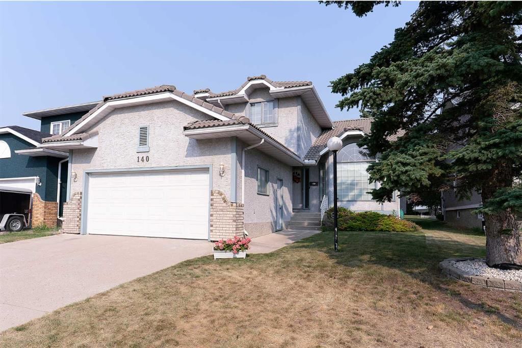 140 Santana Mews NW, Calgary — photo 2 of 35
