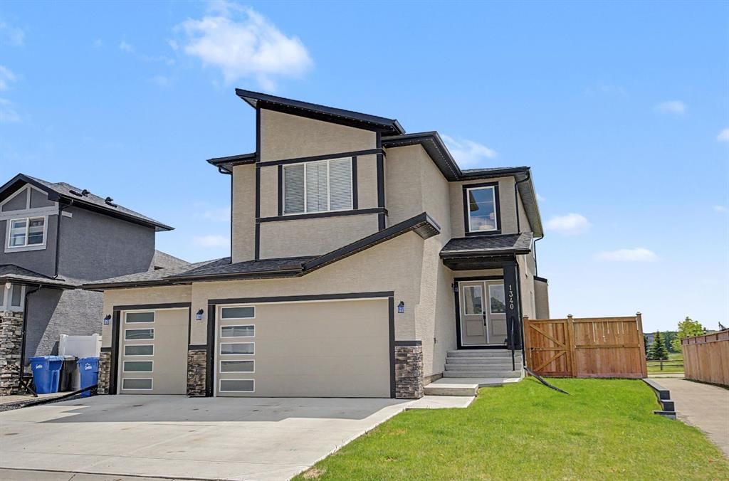1340 Lackner Boulevard, Carstairs — photo 2 of 45