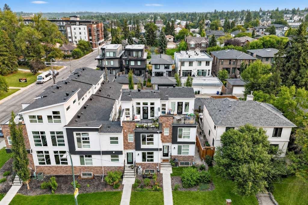 1703 31 Avenue SW, Calgary — photo 2 of 50