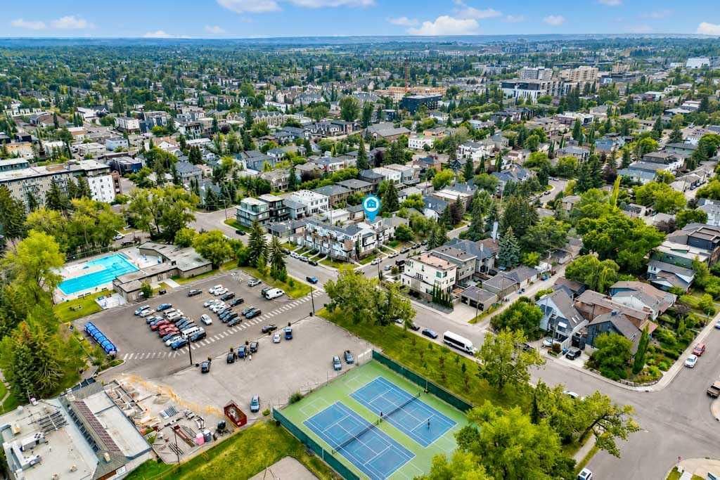 1703 31 Avenue SW, Calgary — photo 4 of 50