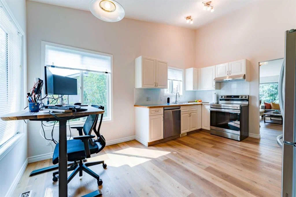 76 Sierra Morena Green SW, Calgary — photo 4 of 30
