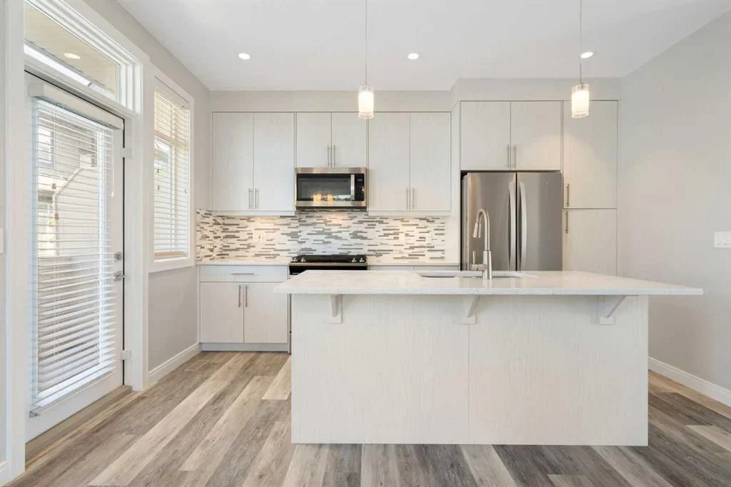 124 Wentworth Row SW, Calgary — photo 2 of 40