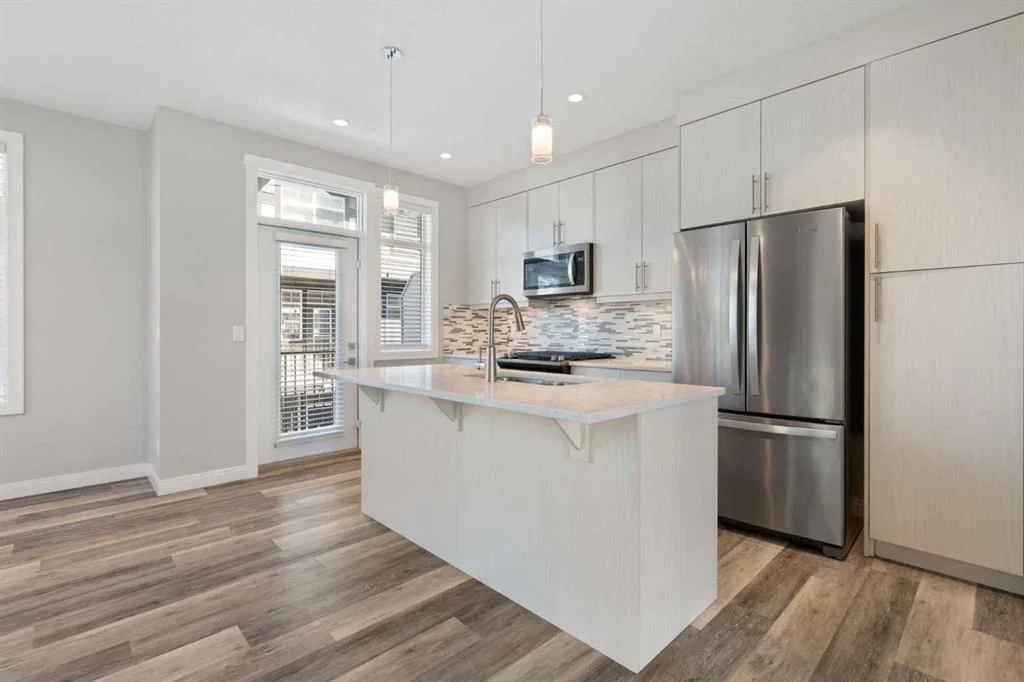 124 Wentworth Row SW, Calgary — photo 3 of 40