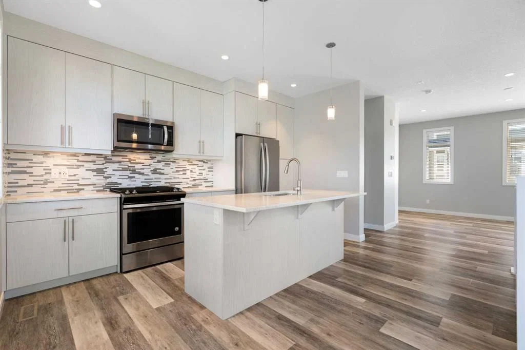 124 Wentworth Row SW, Calgary — photo 4 of 40