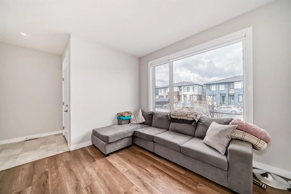 73 Homestead Boulevard NE, Calgary — photo 4 of 41