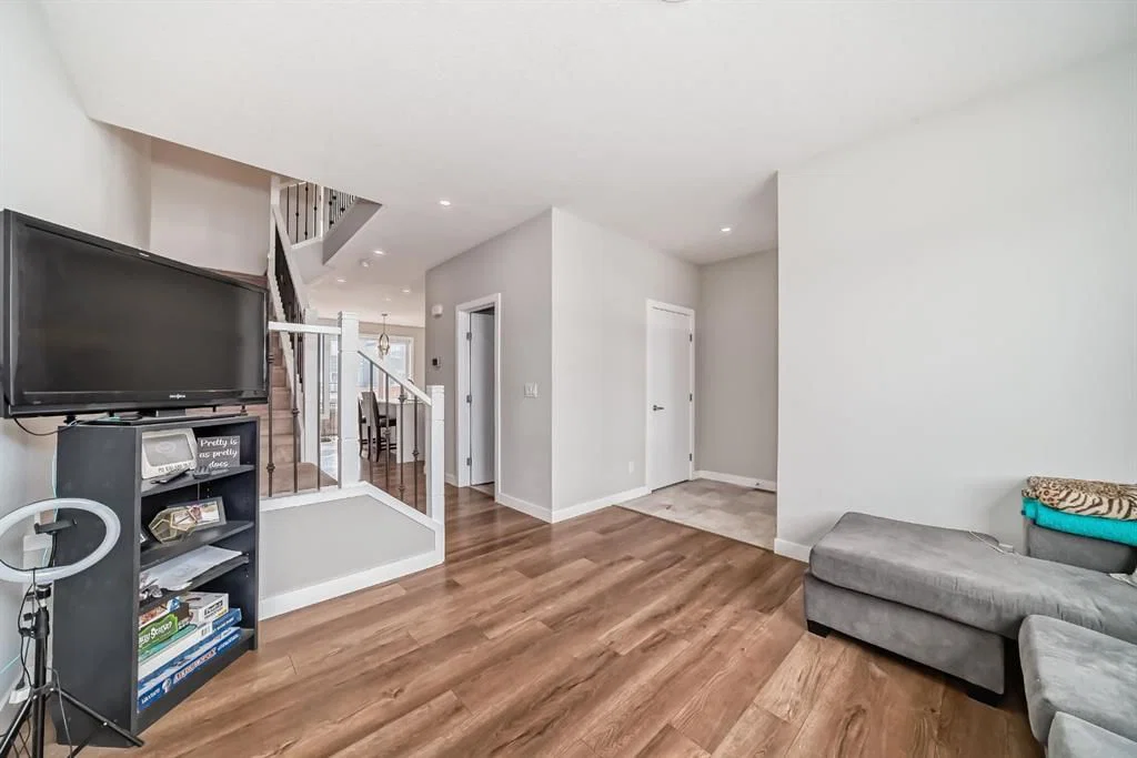 73 Homestead Boulevard NE, Calgary — photo 5 of 41