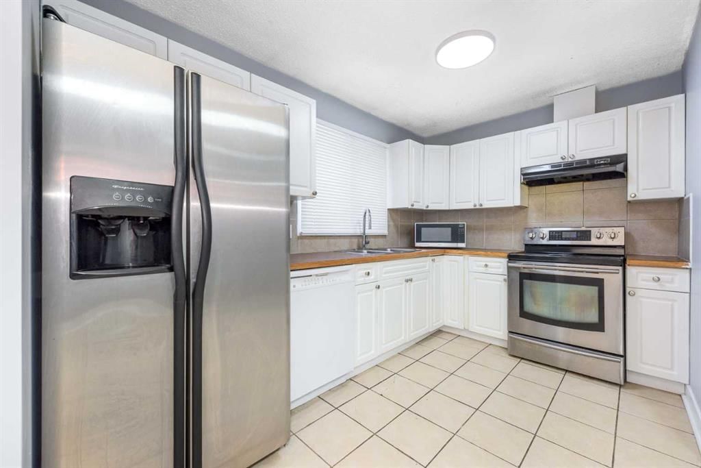 5071 Whitestone Way NE, Calgary — photo 3 of 41