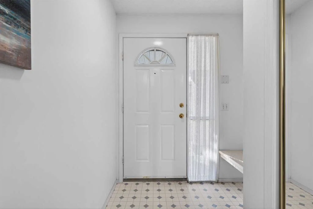320 Sierra Morena Green SW, Calgary — photo 4 of 38