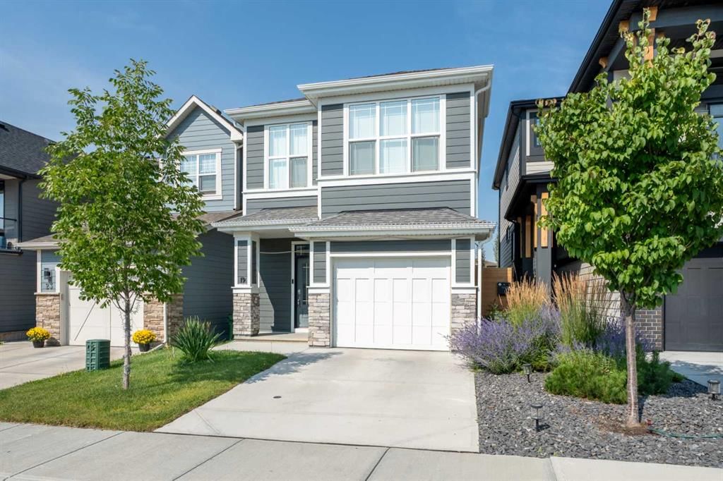 19 Cranbrook Gardens SE, Calgary — main listing photo