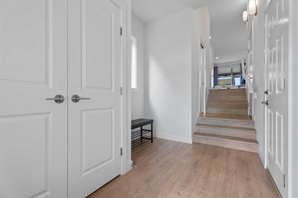 19 Cranbrook Gardens SE, Calgary — photo 5 of 49