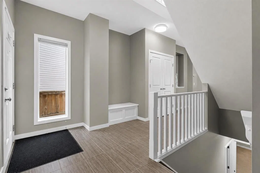 51 Sage Bank Court NW, Calgary — photo 4 of 49