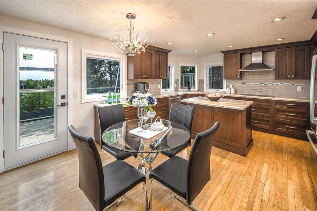 2612 Signal Hill Drive SW, Calgary — photo 3 of 50