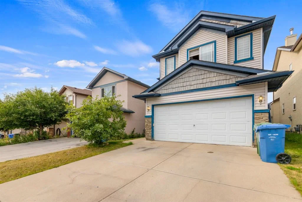 20 Saddlecrest Terrace NE, Calgary — photo 3 of 35