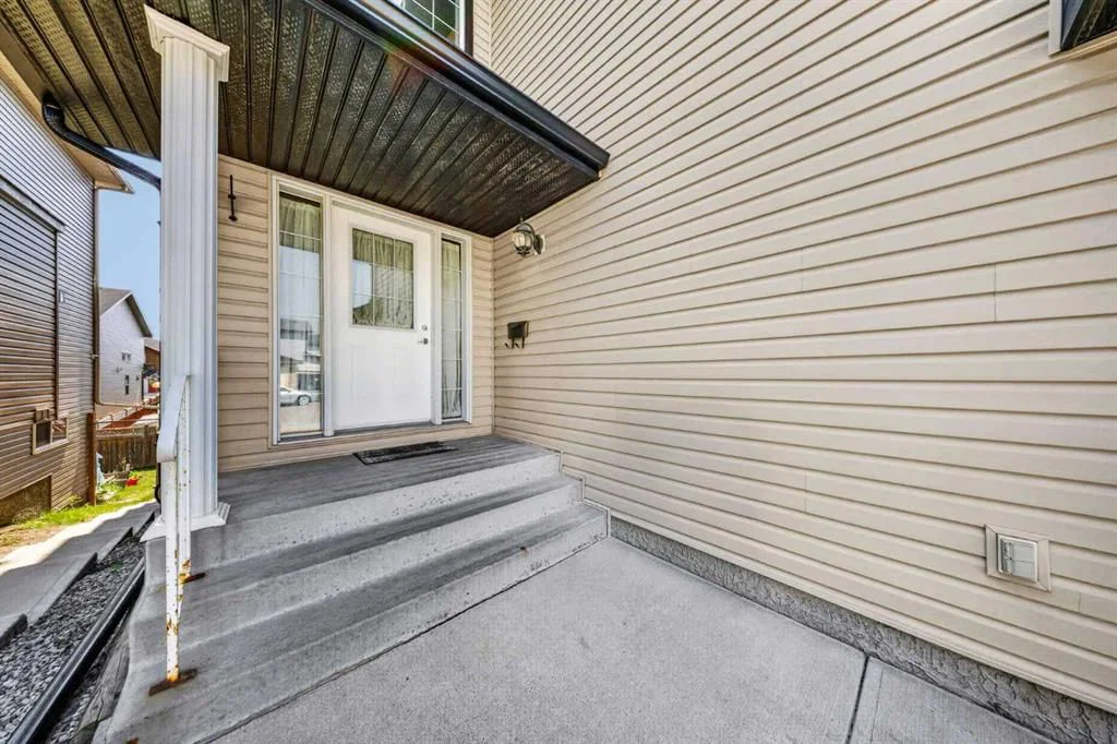 154 Saddleland Close NE, Calgary — photo 4 of 40