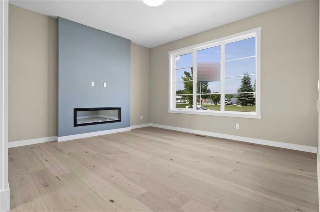 406 River Avenue, Cochrane — photo 2 of 50