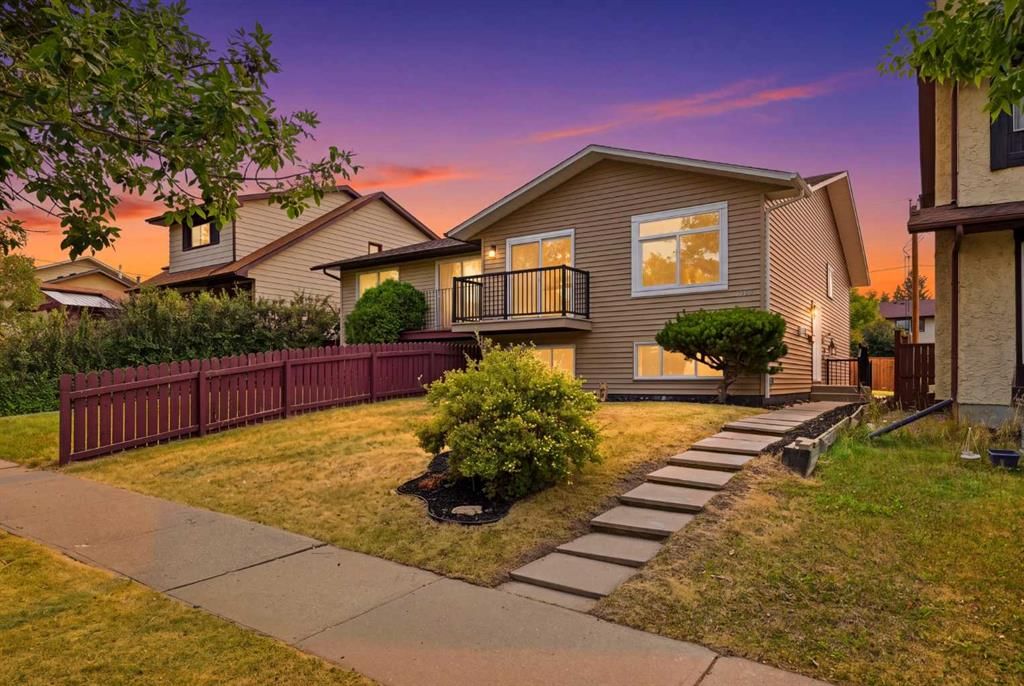 1387 Berkley Drive NW, Calgary — main listing photo