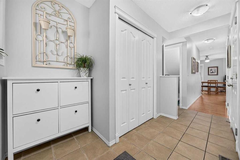 211 Bayside Point SW, Airdrie — photo 5 of 40