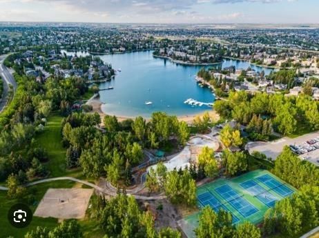 115 Mckenna Crescent SE, Calgary — main listing photo
