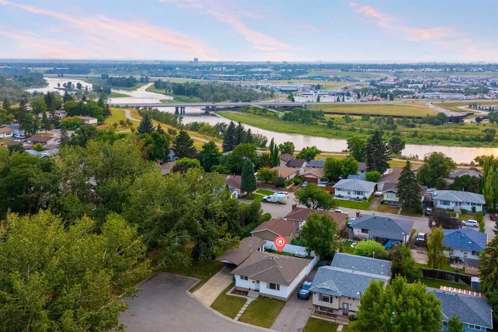 239 Lynnover Place SE, Calgary — main listing photo
