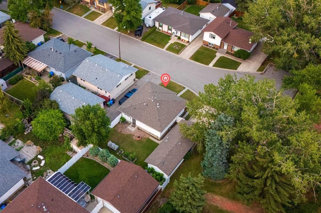 239 Lynnover Place SE, Calgary — photo 2 of 18