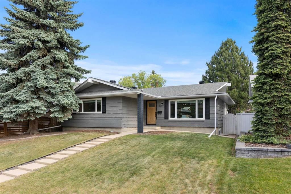 20 Mapleburn Drive SE, Calgary — photo 2 of 50