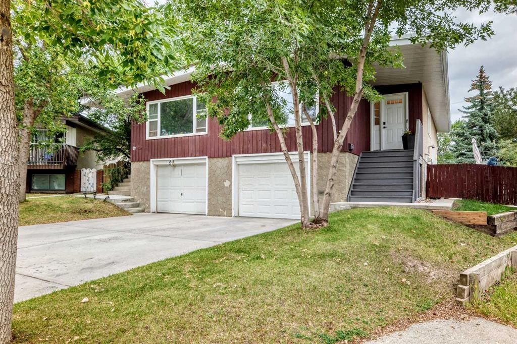 71 Dalton Bay NW, Calgary — main listing photo