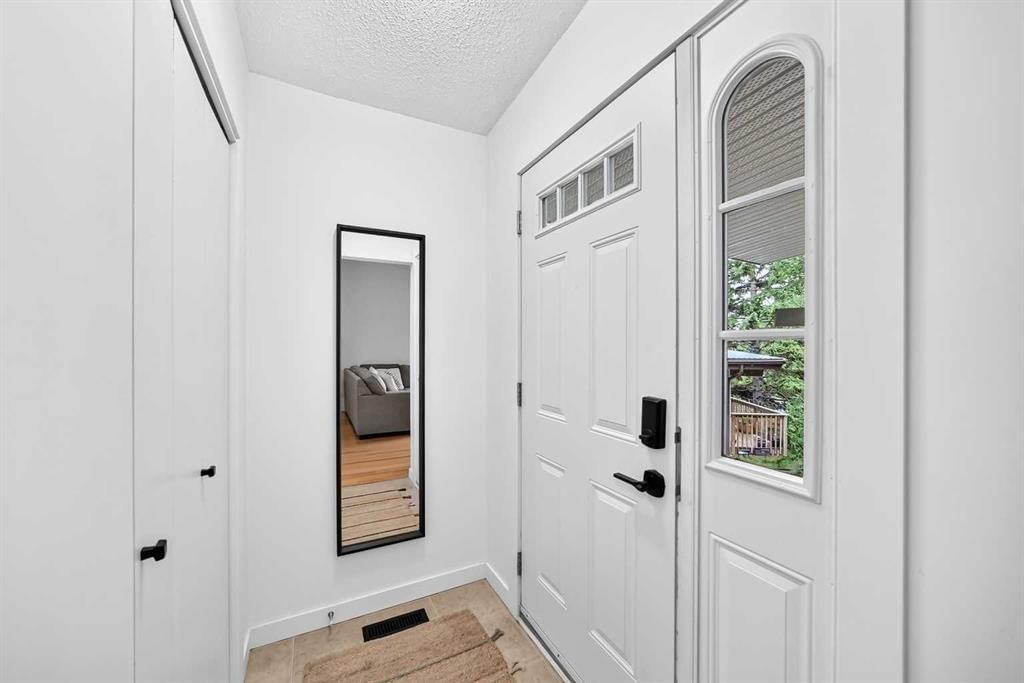 71 Dalton Bay NW, Calgary — photo 3 of 49