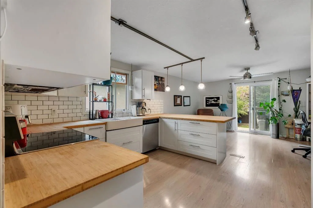 431 37 Street SW, Calgary — main listing photo