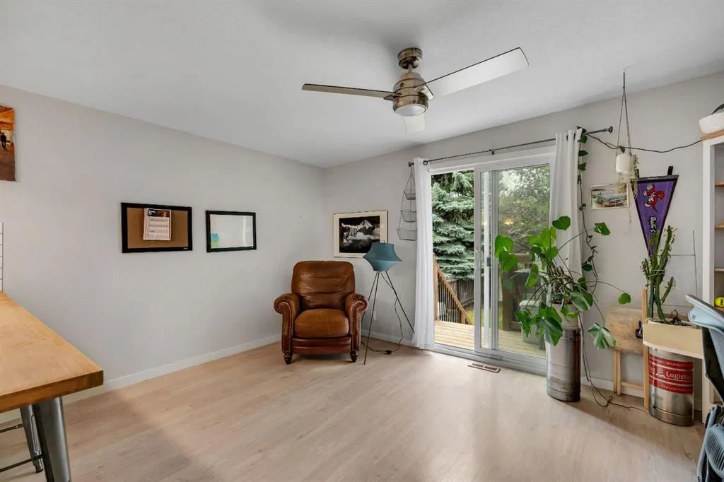 431 37 Street SW, Calgary — photo 4 of 37