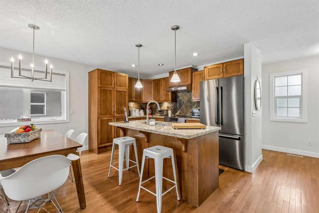 3444 3 Avenue NW, Calgary — photo 3 of 40