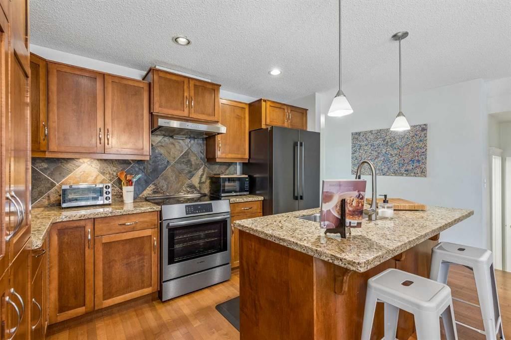 3444 3 Avenue NW, Calgary — photo 4 of 40