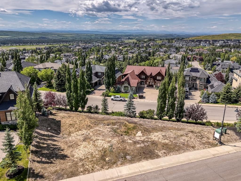 7695 Elkton Drive SW, Calgary — photo 2 of 11