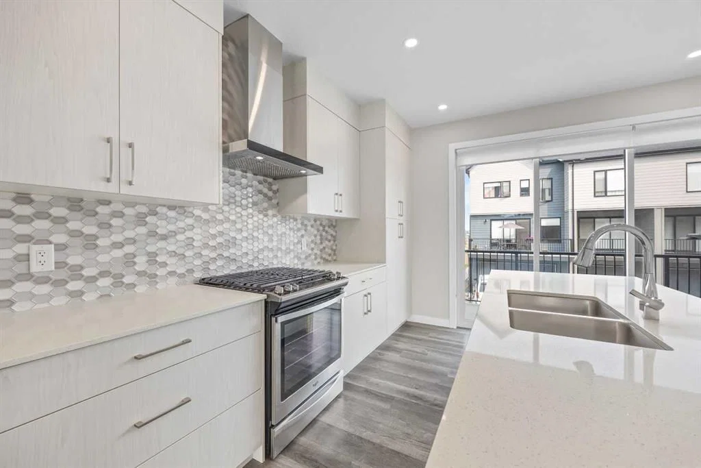 615 Evanston Link NW, Calgary — photo 4 of 31