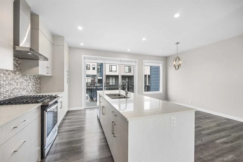 615 Evanston Link NW, Calgary — photo 5 of 31