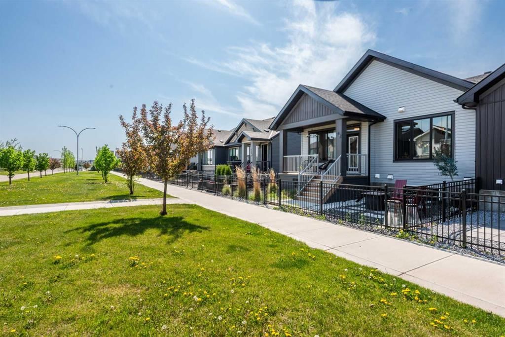 47 Walgrove Park SE, Calgary — photo 3 of 42