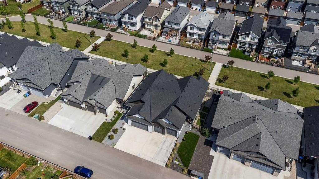 47 Walgrove Park SE, Calgary — photo 4 of 42