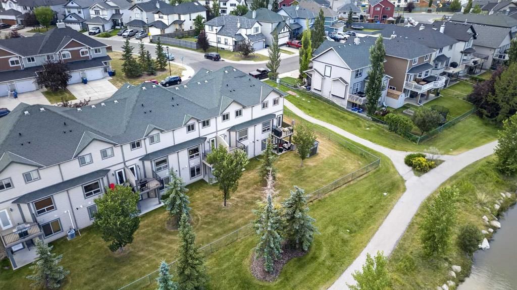 224 Bayside Point SW, Airdrie — photo 2 of 50