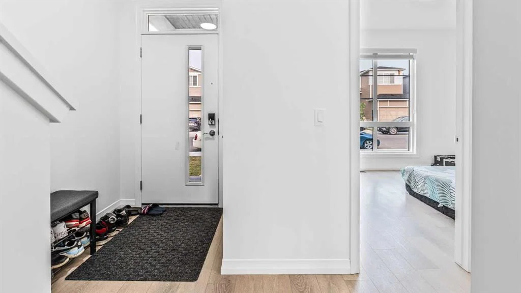 87 Corner Meadows Grove NE, Calgary — photo 3 of 40