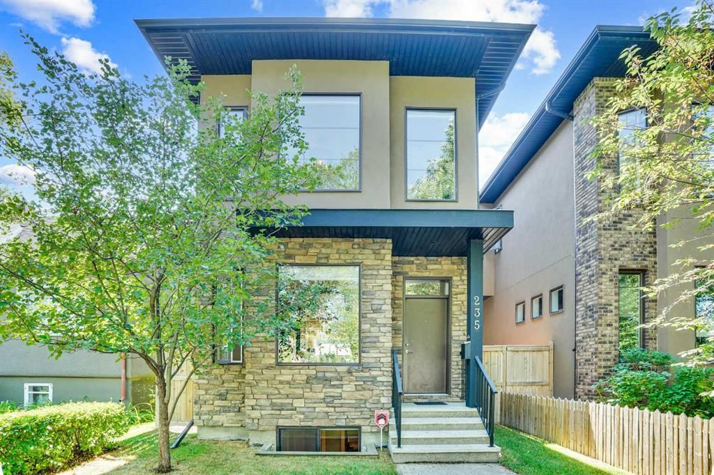 235 11 Avenue NE, Calgary — photo 3 of 39