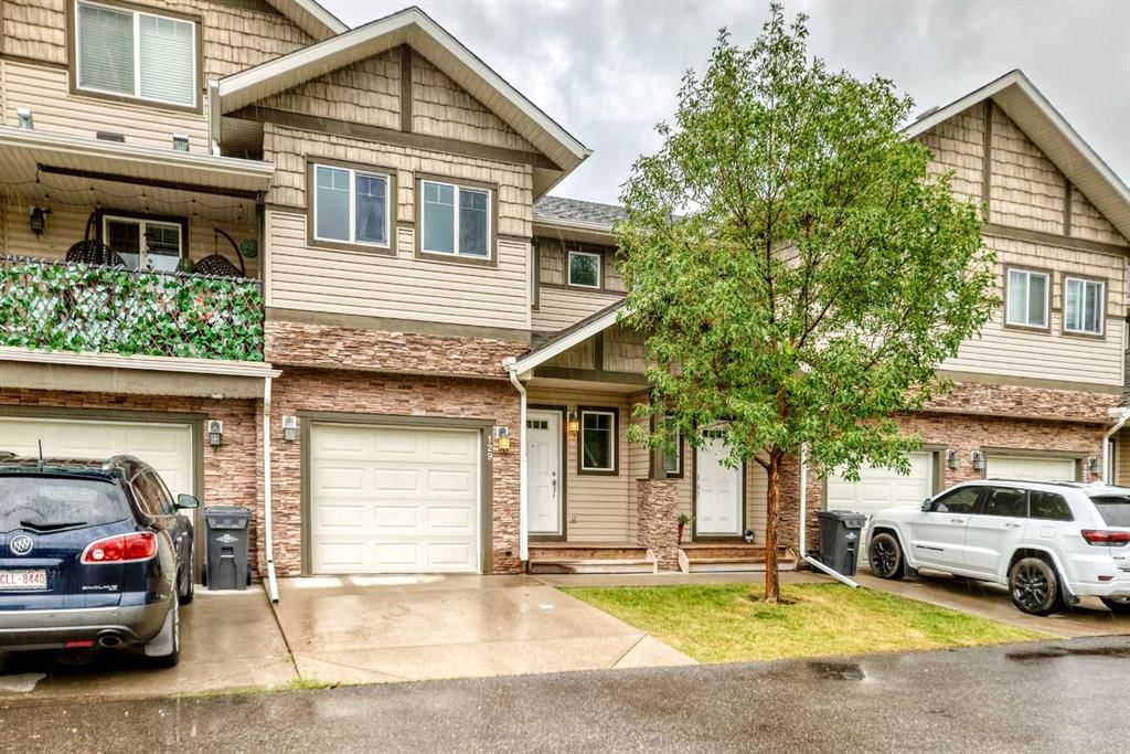 129, 308 11 Avenue, High River — main listing photo