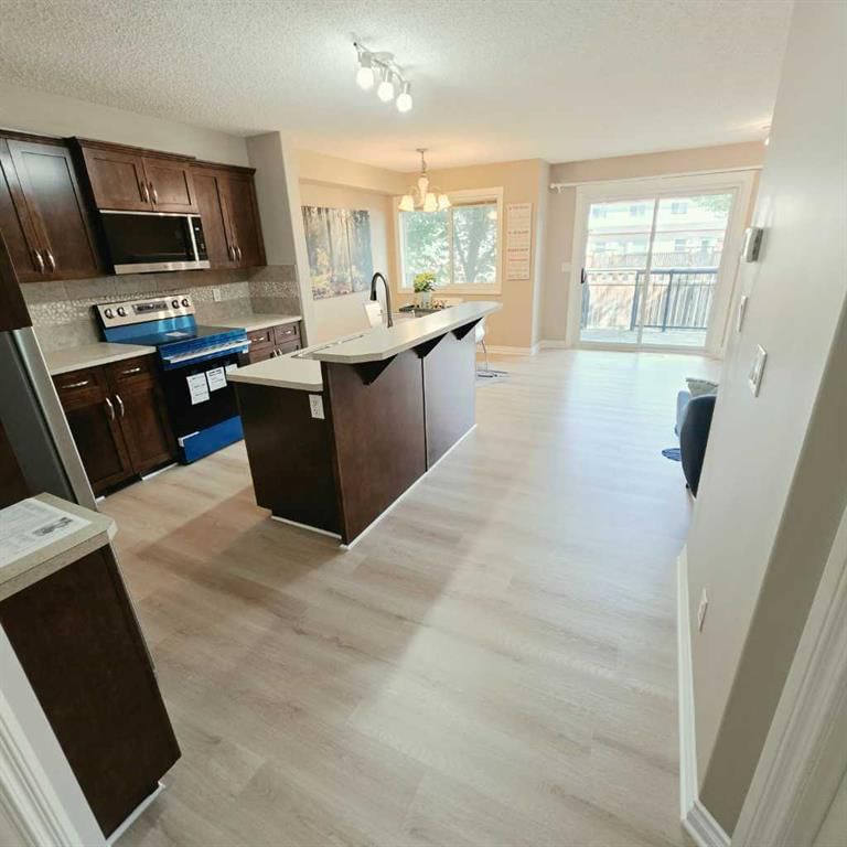 129, 308 11 Avenue, High River — photo 4 of 36