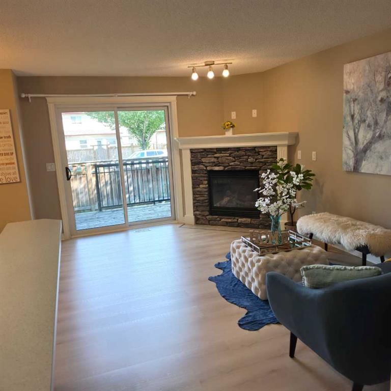 129, 308 11 Avenue, High River — photo 5 of 36