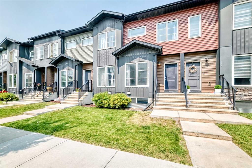 220 Red Embers Way NE, Calgary — photo 4 of 50