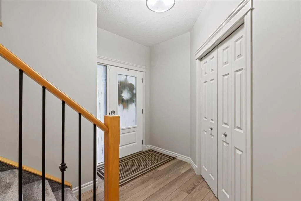 126 Chapman Close SE, Calgary — photo 2 of 34