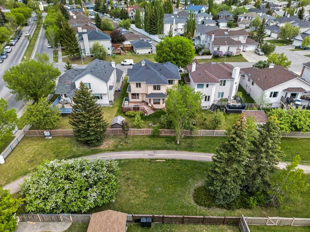 148 Sierra Madre Crescent SW, Calgary — photo 3 of 48