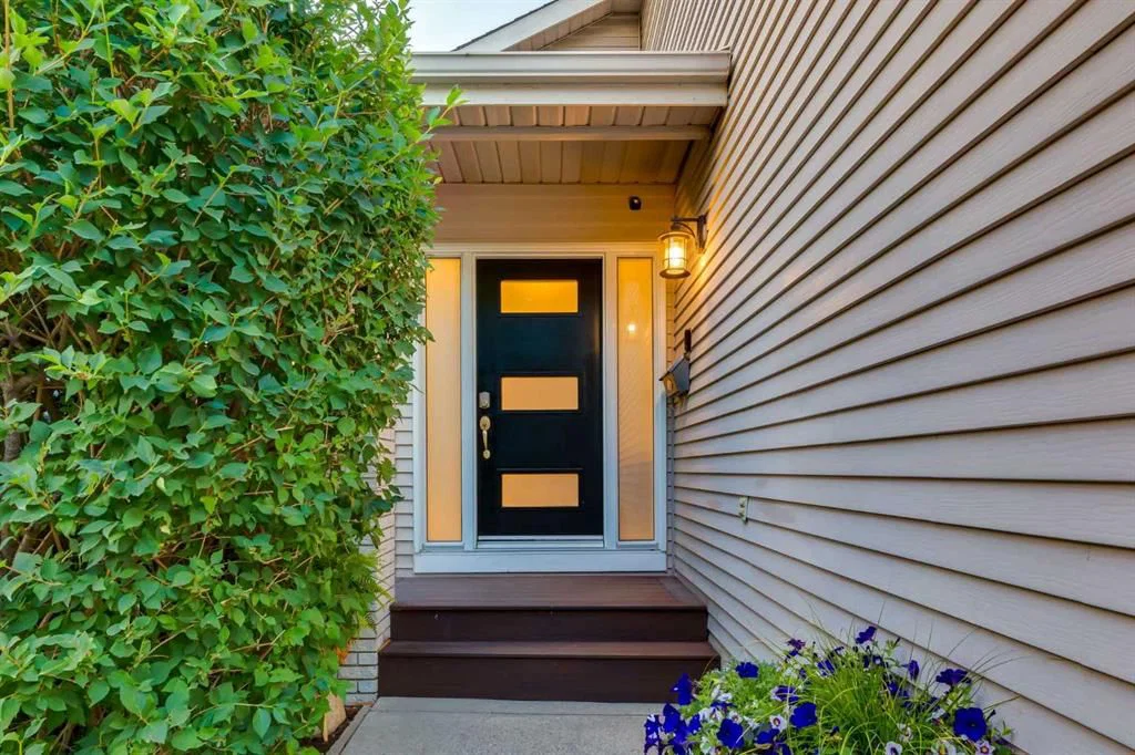 775 STRATHCONA Drive SW, Calgary — photo 3 of 50
