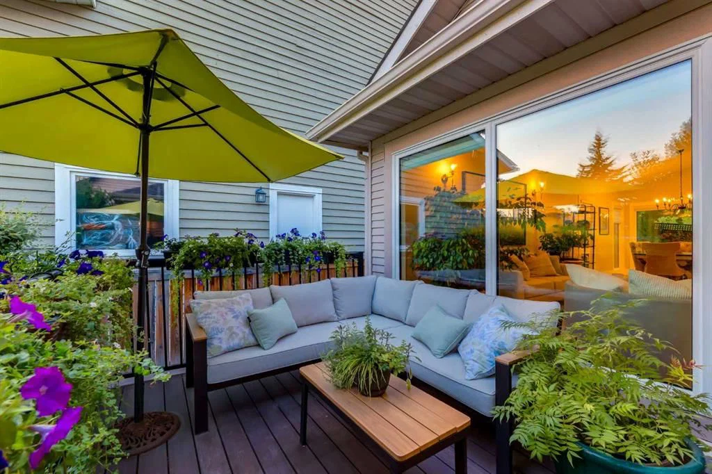 775 STRATHCONA Drive SW, Calgary — photo 4 of 50
