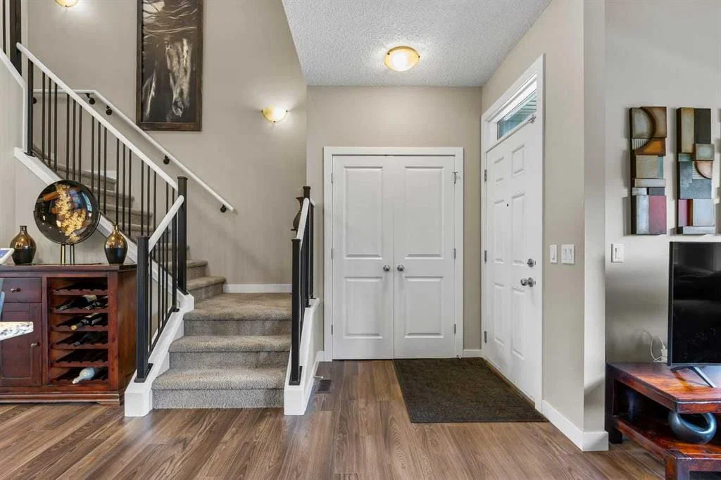 579 Evanston Drive NW, Calgary — photo 2 of 47